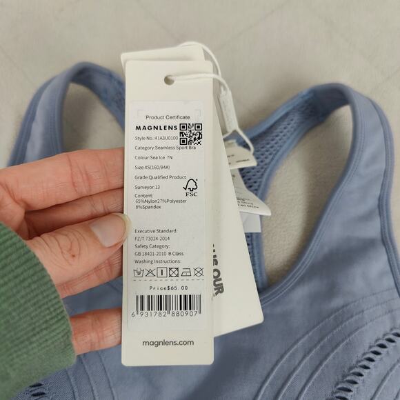 Magnlens Seamless Sports Bra Womens XS Sea Ice Light Blue Eyelet Racerback NWT - Picture 4 of 7